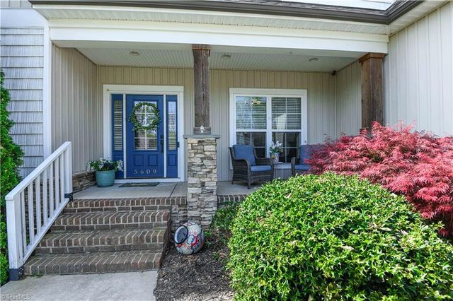 5609 Crooked Oak Drive, Summerfield, NC 27358