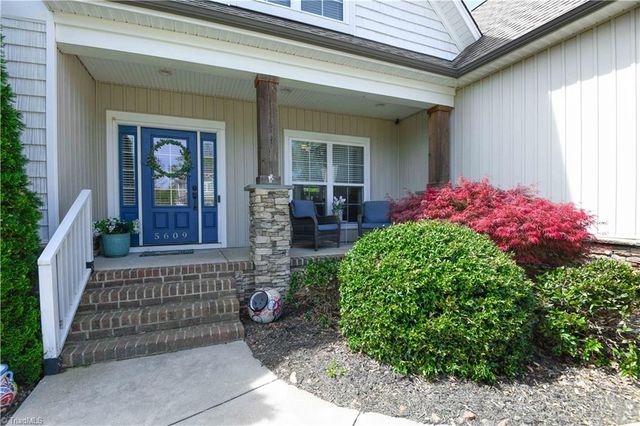 5609 Crooked Oak Drive, Summerfield, NC 27358