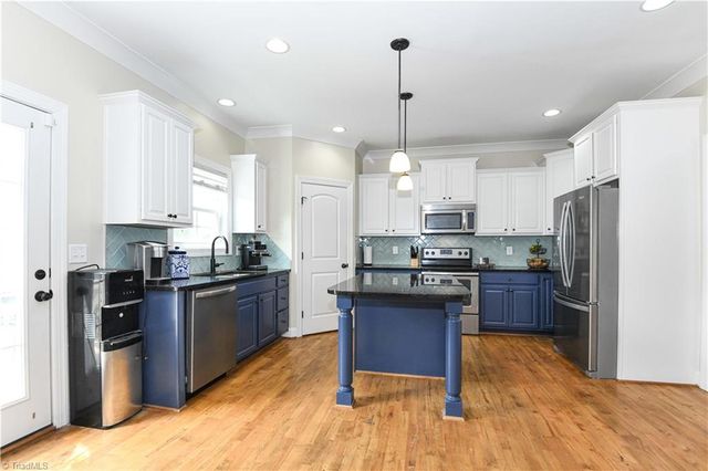 5609 Crooked Oak Drive, Summerfield, NC 27358