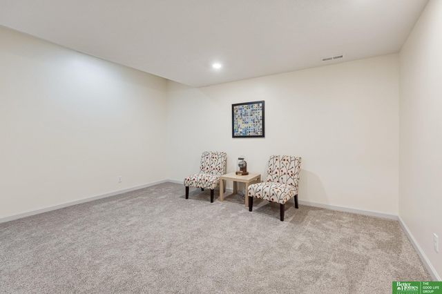 11909 S 212th Street, Gretna, NE 68028