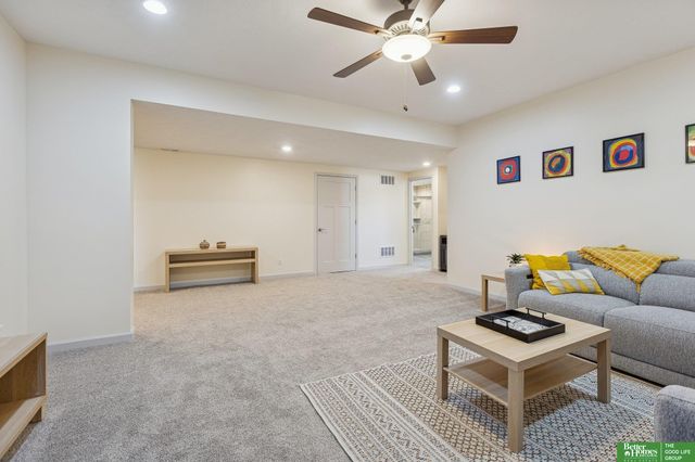 11909 S 212th Street, Gretna, NE 68028