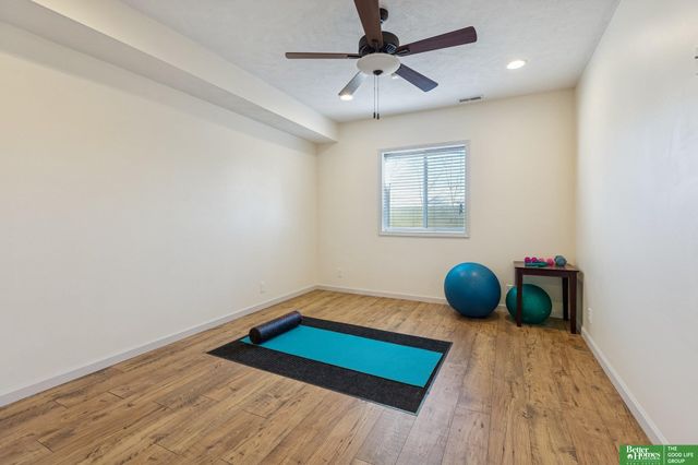 11909 S 212th Street, Gretna, NE 68028