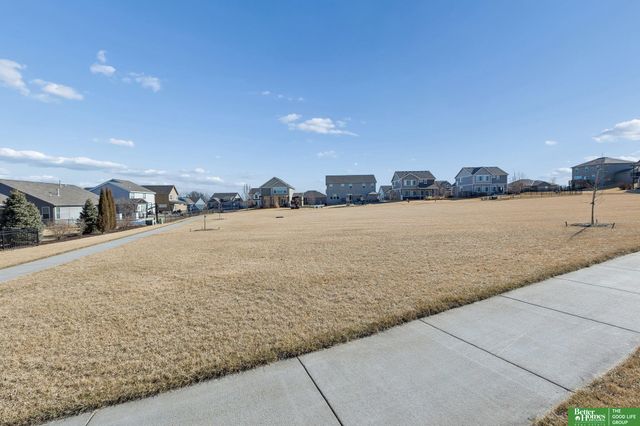 11909 S 212th Street, Gretna, NE 68028