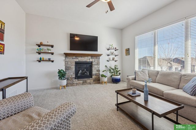 11909 S 212th Street, Gretna, NE 68028