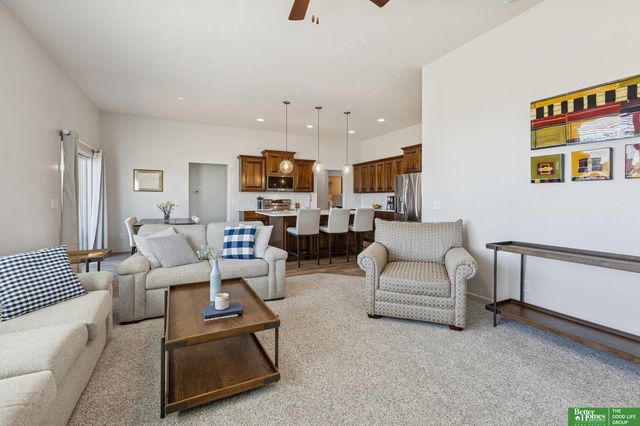 11909 S 212th Street, Gretna, NE 68028