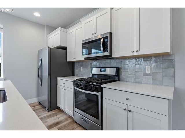 4412 Se HARDWOOD Ln, Hillsboro, OR 97123