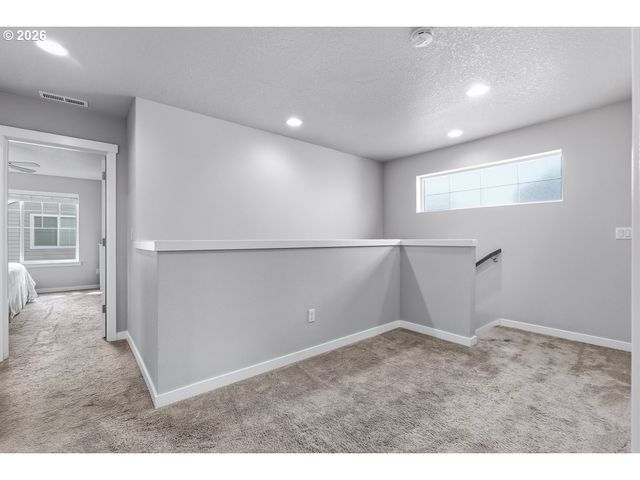 4412 Se HARDWOOD Ln, Hillsboro, OR 97123