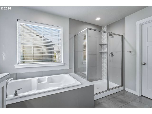 4412 Se HARDWOOD Ln, Hillsboro, OR 97123