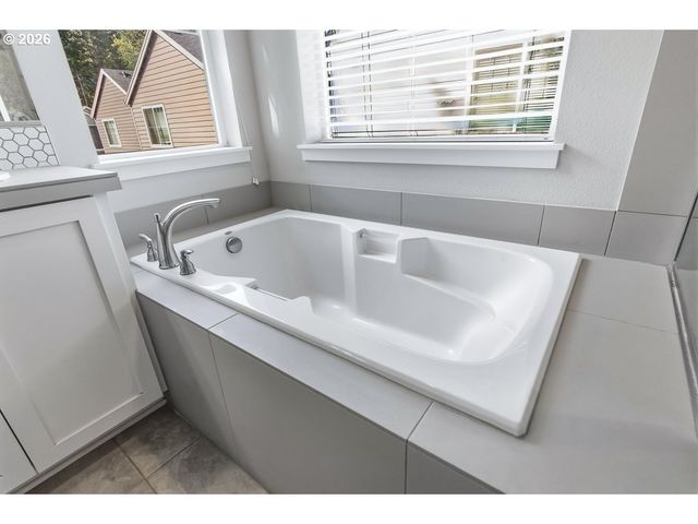 4412 Se HARDWOOD Ln, Hillsboro, OR 97123