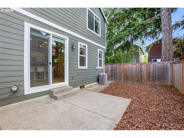 4412 Se HARDWOOD Ln, Hillsboro, OR 97123