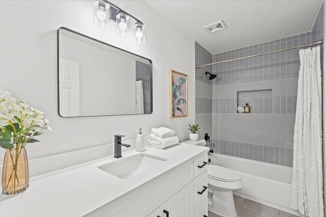 4835 Chase More Drive, Bacliff, TX 77518