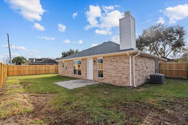 4835 Chase More Drive, Bacliff, TX 77518