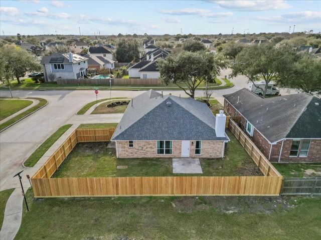 4835 Chase More Drive, Bacliff, TX 77518