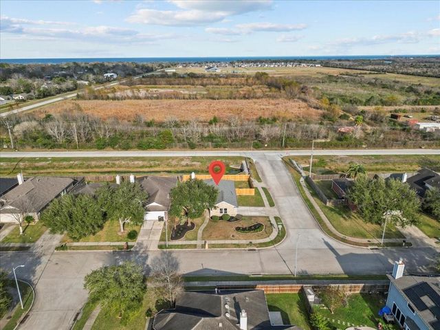 4835 Chase More Drive, Bacliff, TX 77518