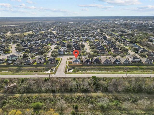 4835 Chase More Drive, Bacliff, TX 77518