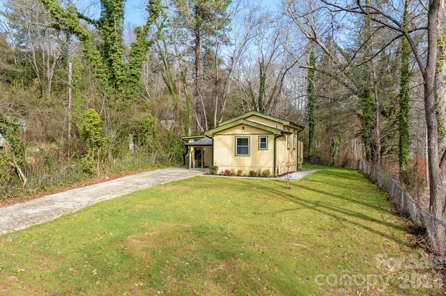 48 Elliott Road, Brevard, NC 28712