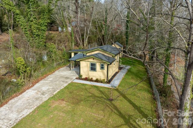 48 Elliott Road, Brevard, NC 28712