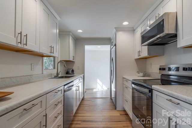 48 Elliott Road, Brevard, NC 28712