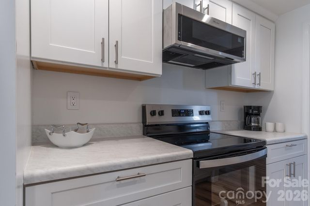 48 Elliott Road, Brevard, NC 28712