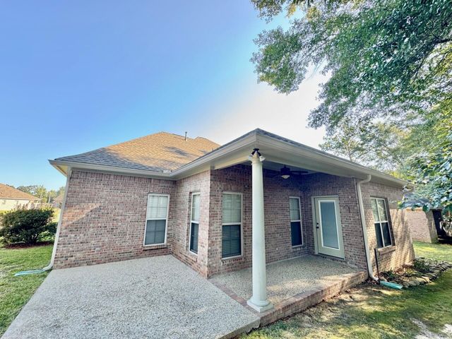 40 Cambrian Ridge, Petal, MS 39465