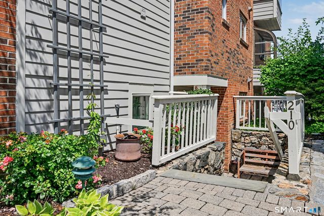 123 Harbor Drive 210, Stamford, CT 06902