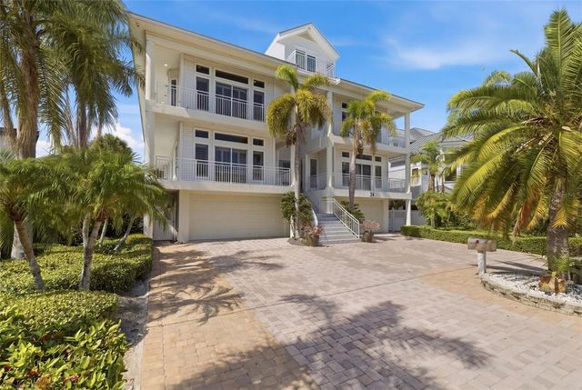 24 N PINE CIRCLE, Belleair, FL 33756
