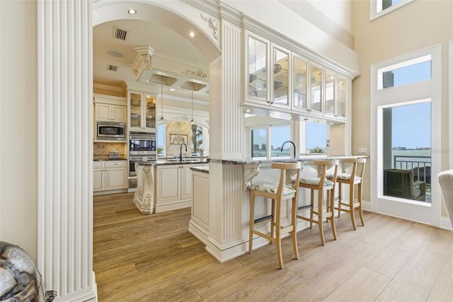 24 N PINE CIRCLE, Belleair, FL 33756