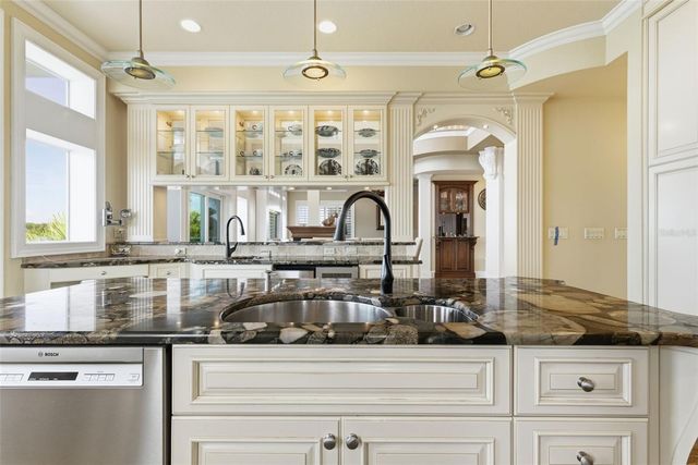 24 N PINE CIRCLE, Belleair, FL 33756