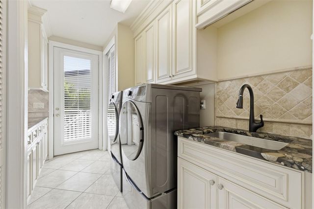 24 N PINE CIRCLE, Belleair, FL 33756