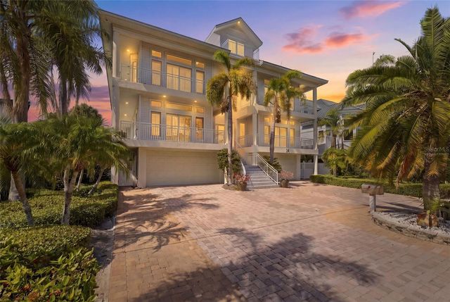 24 N PINE CIRCLE, Belleair, FL 33756