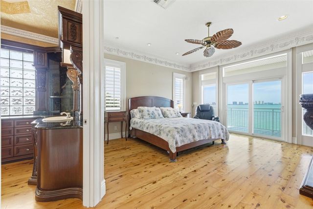 24 N PINE CIRCLE, Belleair, FL 33756