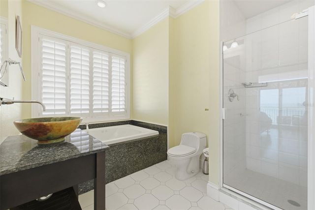 24 N PINE CIRCLE, Belleair, FL 33756