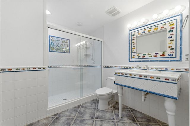 24 N PINE CIRCLE, Belleair, FL 33756