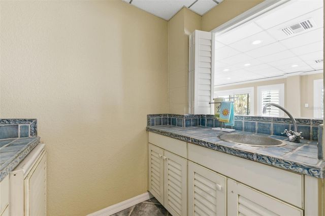 24 N PINE CIRCLE, Belleair, FL 33756