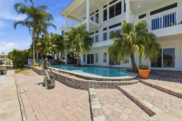 24 N PINE CIRCLE, Belleair, FL 33756