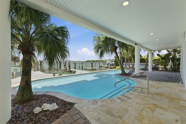 24 N PINE CIRCLE, Belleair, FL 33756