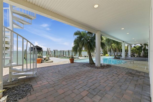 24 N PINE CIRCLE, Belleair, FL 33756