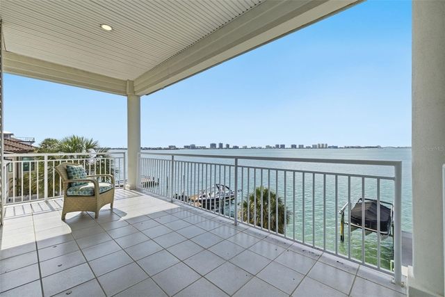 24 N PINE CIRCLE, Belleair, FL 33756