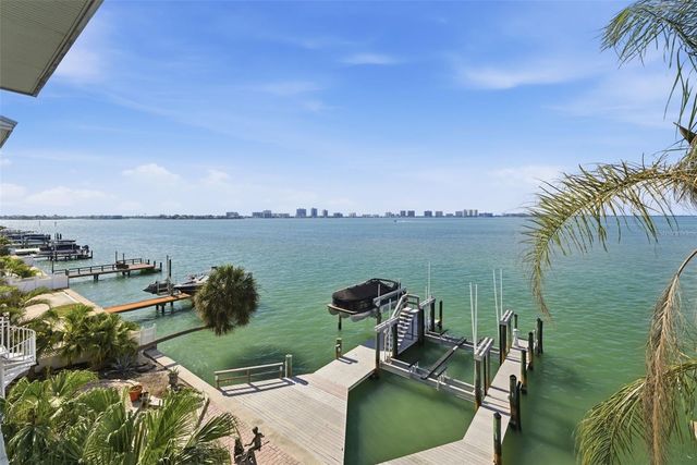 24 N PINE CIRCLE, Belleair, FL 33756