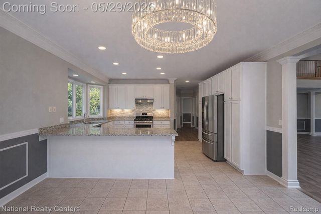 2056 Somerville, Rochester Hills, MI 48307