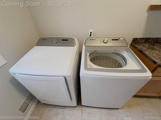 2056 Somerville, Rochester Hills, MI 48307