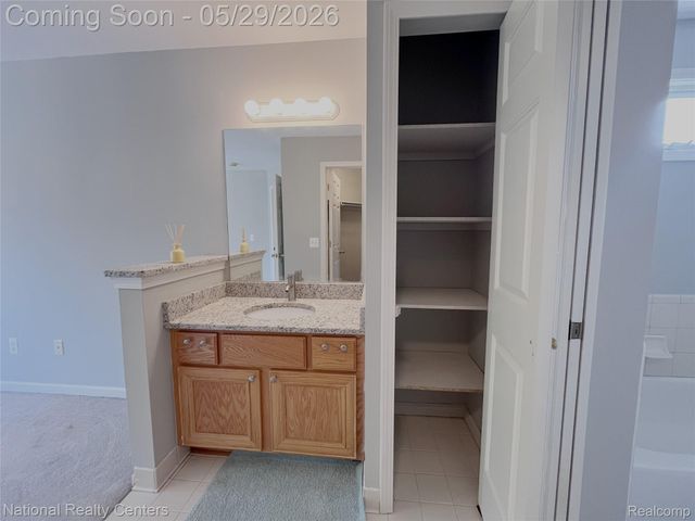 2056 Somerville, Rochester Hills, MI 48307