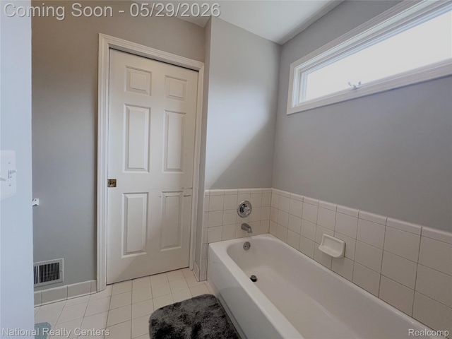 2056 Somerville, Rochester Hills, MI 48307