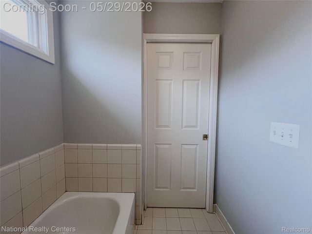 2056 Somerville, Rochester Hills, MI 48307