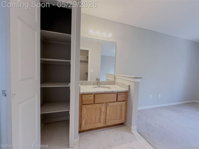 2056 Somerville, Rochester Hills, MI 48307