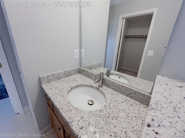 2056 Somerville, Rochester Hills, MI 48307