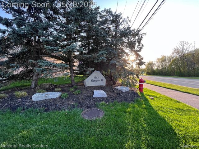 2056 Somerville, Rochester Hills, MI 48307