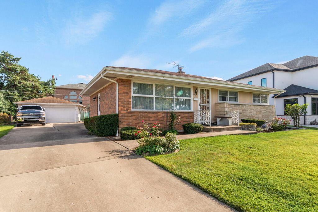 8051 W Leland Avenue, Norridge, IL 60706 — photo 2