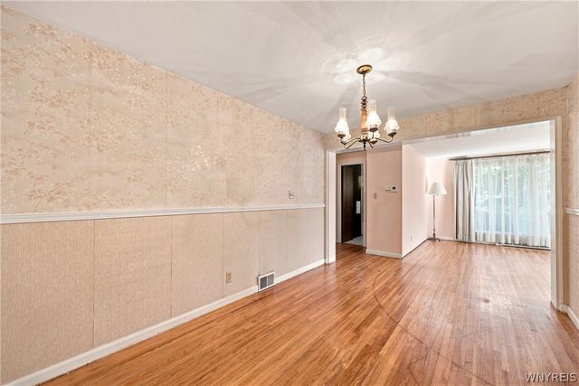 182 Bennington Road, Amherst, NY 14226