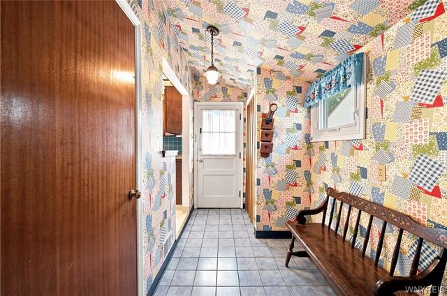 182 Bennington Road, Amherst, NY 14226